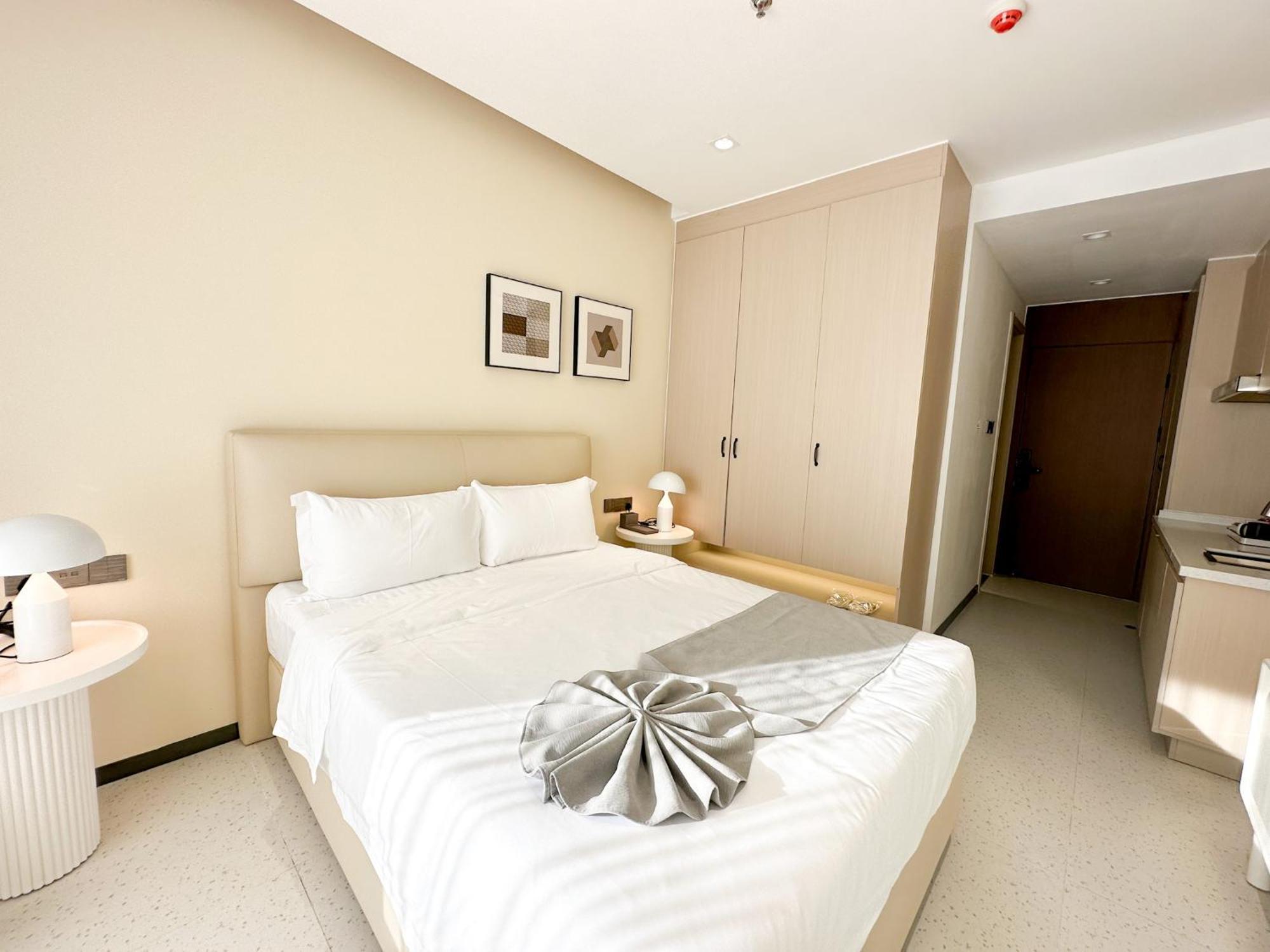 Ark Seaview Holiday Inn Sihanoukville Bagian luar foto
